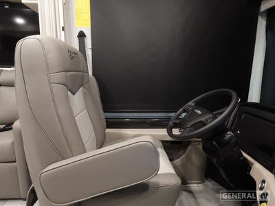 2026 Fleetwood Discovery - Photo 8