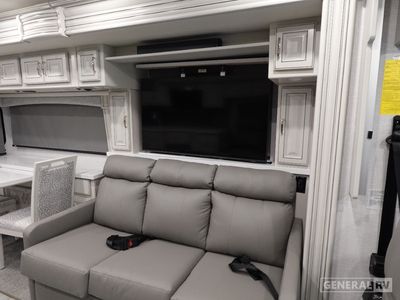 2026 Fleetwood Discovery - Photo 15