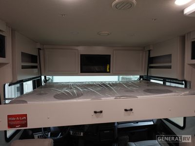 2026 Fleetwood Bounder - Photo 12