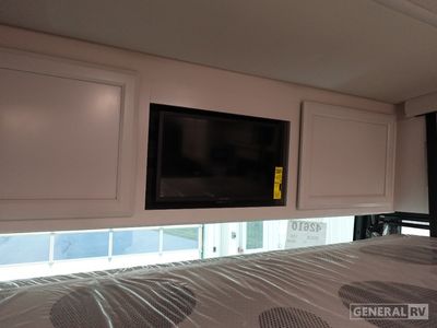 2026 Fleetwood Bounder - Photo 14
