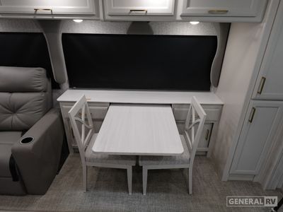 2026 Fleetwood Bounder - Photo 15