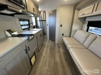 2024 Coachmen Catalina Expedition - Photo 6