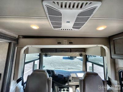 2023 Thor Motor Coach Challenger - Photo 9