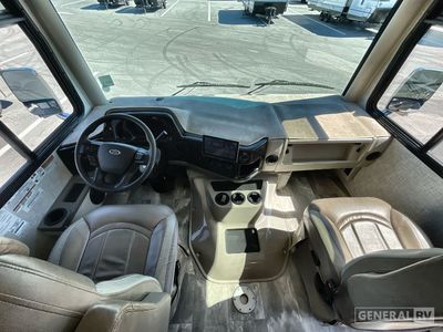 2023 Thor Motor Coach Challenger - Photo 8