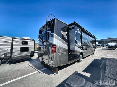 2023 Thor Motor Coach Challenger - Photo 3