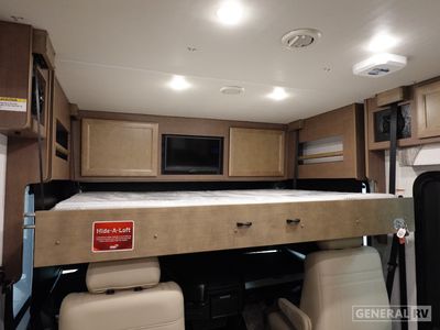 2026 Fleetwood Bounder - Photo 12