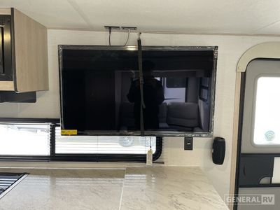 2025 Prime Time RV Avenger - Photo 10
