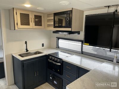 2025 Prime Time RV Avenger - Photo 7