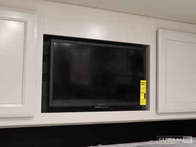 2026 Fleetwood Bounder - Photo 14