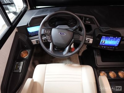 2026 Fleetwood Bounder - Photo 9