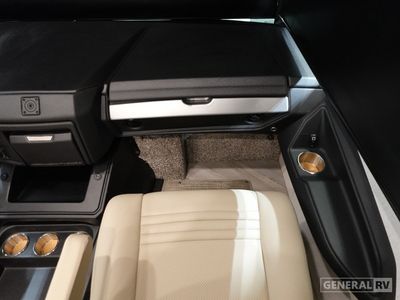 2026 Fleetwood Bounder - Photo 10