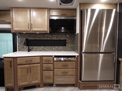 2026 Fleetwood Bounder - Photo 7