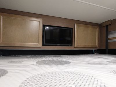 2026 Fleetwood Bounder - Photo 14
