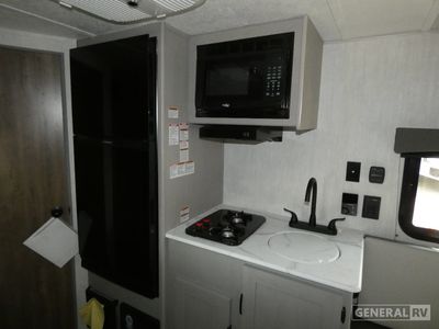 2025 Coachmen Clipper Cadet - Photo 7