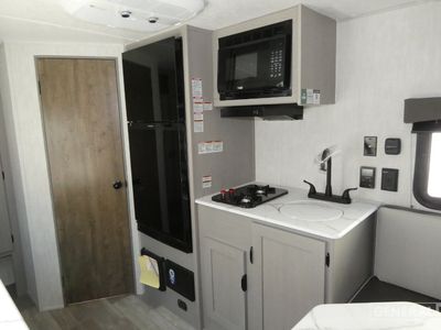 2025 Coachmen Clipper Cadet - Photo 7