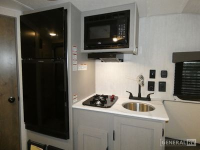 2025 Coachmen Clipper Cadet - Photo 7