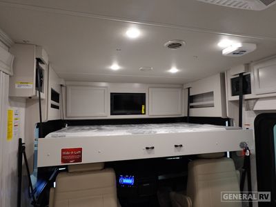 2026 Fleetwood Bounder - Photo 12