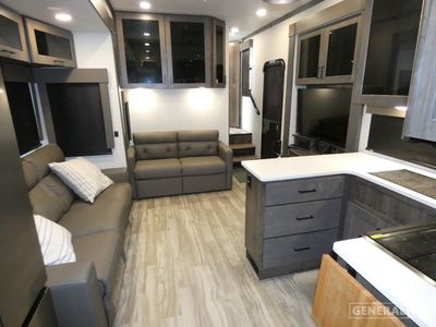 2023 Alliance RV Valor - Photo 6