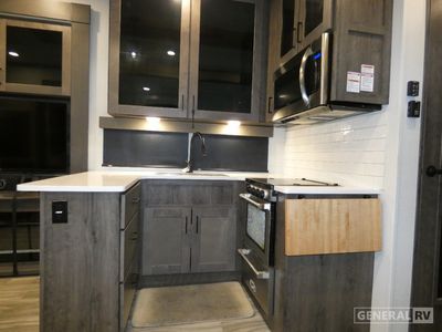 2023 Alliance RV Valor - Photo 7