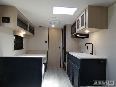 2025 Prime Time RV Avenger - Photo 5
