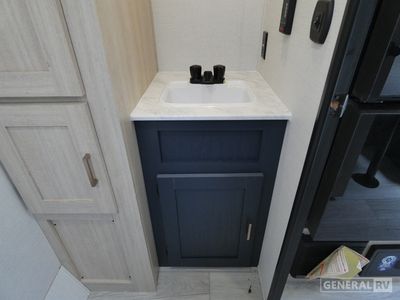 2025 Prime Time RV Avenger - Photo 14