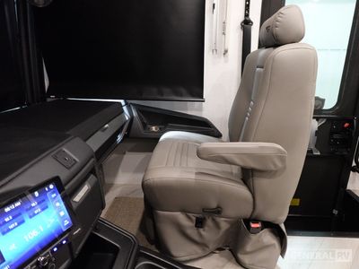 2026 Fleetwood Bounder - Photo 11
