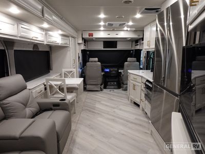 2026 Fleetwood Bounder - Photo 6