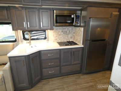 2024 Thor Motor Coach Miramar - Photo 7