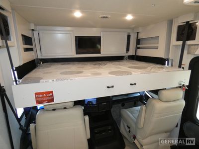 2026 Fleetwood Bounder - Photo 13