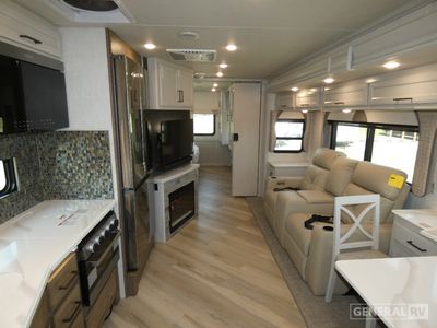 2026 Fleetwood Bounder - Photo 5