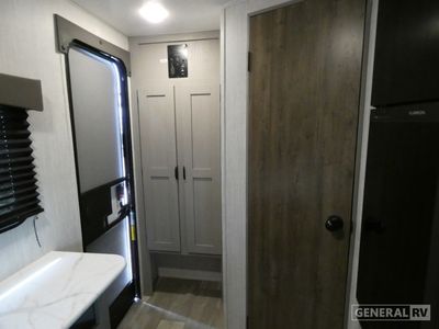 2025 Coachmen Clipper Cadet - Photo 5