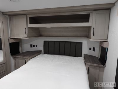 2026 Grand Design Momentum G-Class - Photo 8