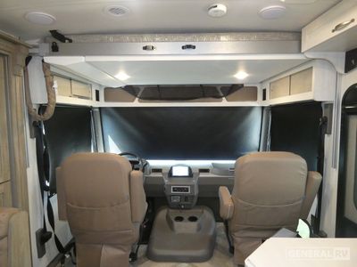 2025 Winnebago Adventurer - Photo 13