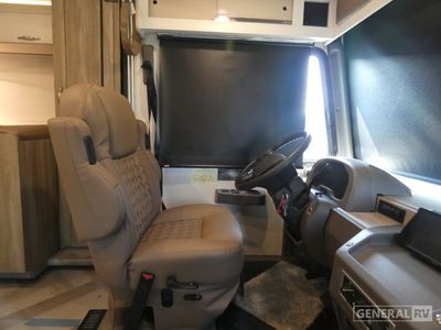 2025 Winnebago Adventurer - Photo 8