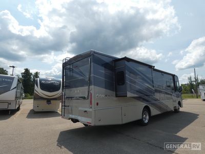 2025 Winnebago Adventurer - Photo 4