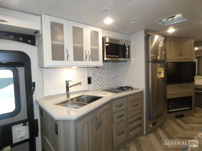 2025 Winnebago Adventurer - Photo 7