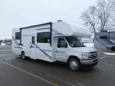 2026 THOR SE28 — front three-quarter view