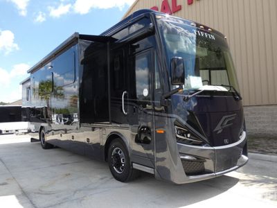 2026 TIFFIN 40IH — front three-quarter view
