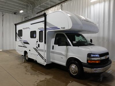 2026 THOR SE21 Chevy — front three-quarter view