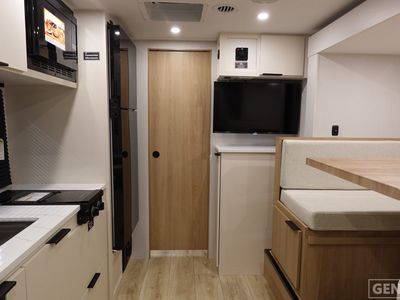2026 Winnebago Micro Minnie - Photo 5