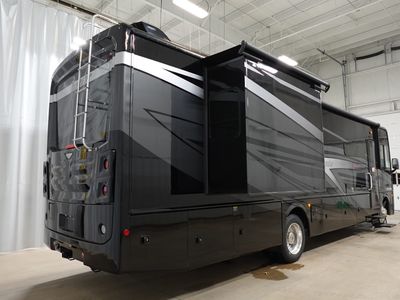 2026 Fleetwood Bounder - Photo 4