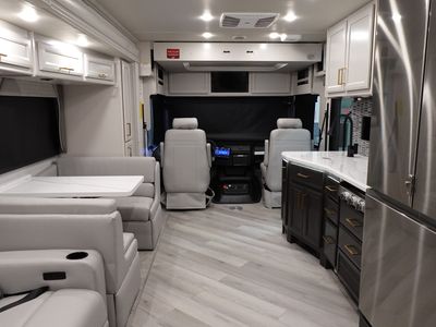 2026 Fleetwood Bounder - Photo 6