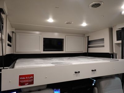 2026 Fleetwood Bounder - Photo 13