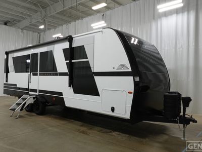 2026 BRINKLEY 275 — front three-quarter view
