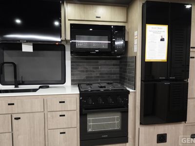 2026 Grand Design Lineage Series F - Photo 7