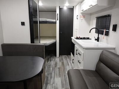 2026 Jayco Jay Flight SLX - Photo 5
