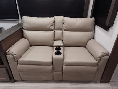 2026 Fleetwood Bounder - Photo 7