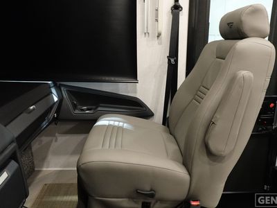 2026 Fleetwood Bounder - Photo 12