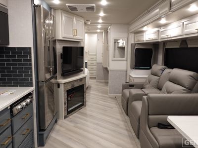 2026 Fleetwood Bounder - Photo 5