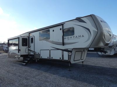 2019 KEYSTONE 3855BR — front three-quarter view